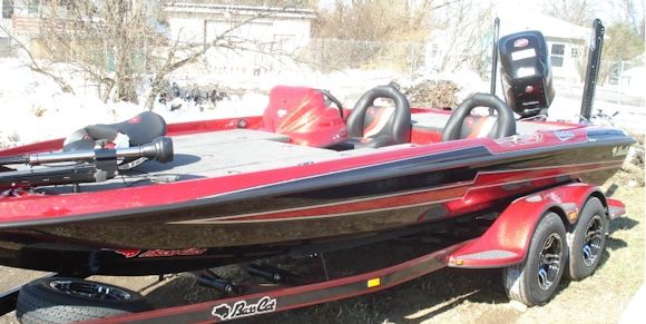 bass-cat-boats-for-sale-new-2017-cougar-advantage-sp-black-red.jpg